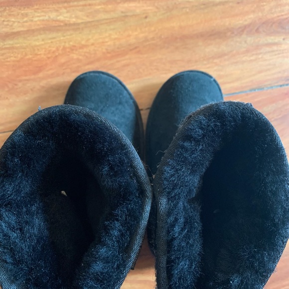 ✨3/$20 Minnetonka black Boots - Picture 7 of 7